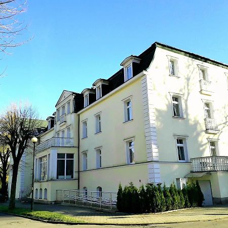Resort De Esperanto Sanatorium Uzdrowiskowe Душники-Здруй Екстер'єр фото