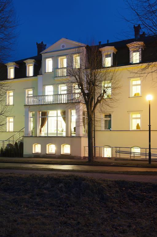 Resort De Esperanto Sanatorium Uzdrowiskowe Душники-Здруй Екстер'єр фото